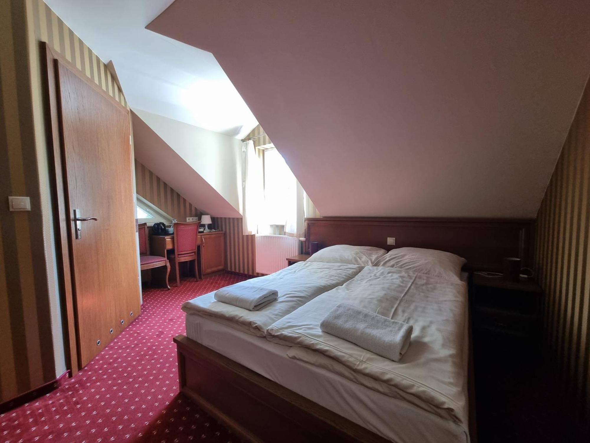 Palac Lucja Bb Zakrzów Exteriör bild