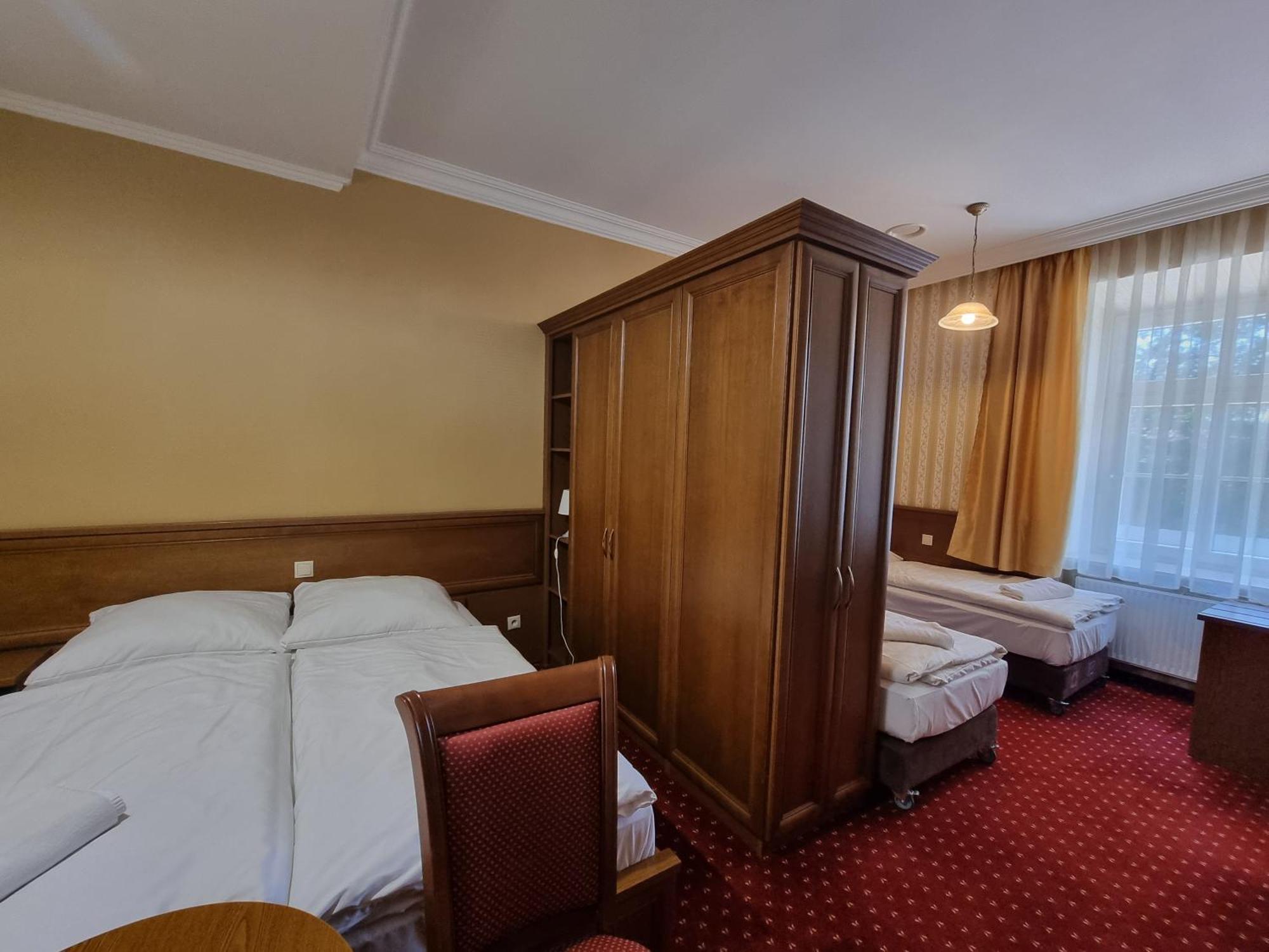 Palac Lucja Bb Zakrzów Exteriör bild