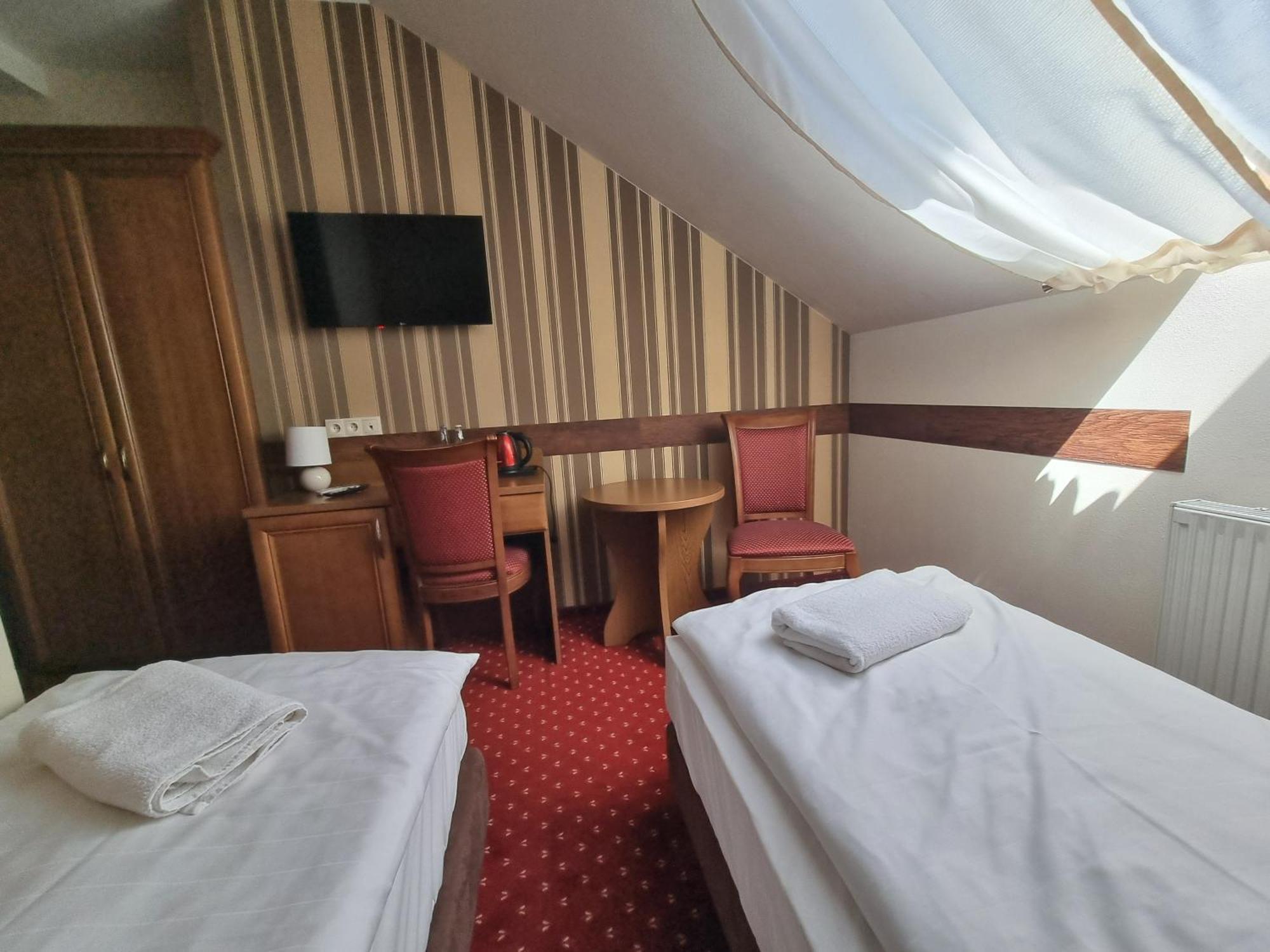 Palac Lucja Bb Zakrzów Exteriör bild