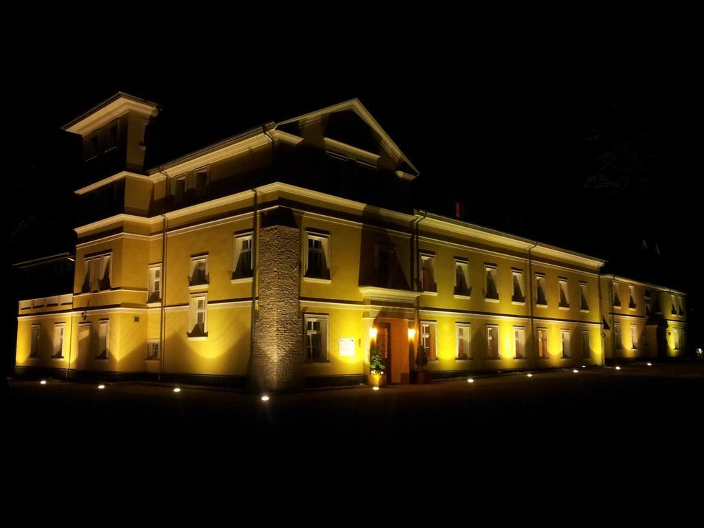 Palac Lucja Bb Zakrzów Exteriör bild