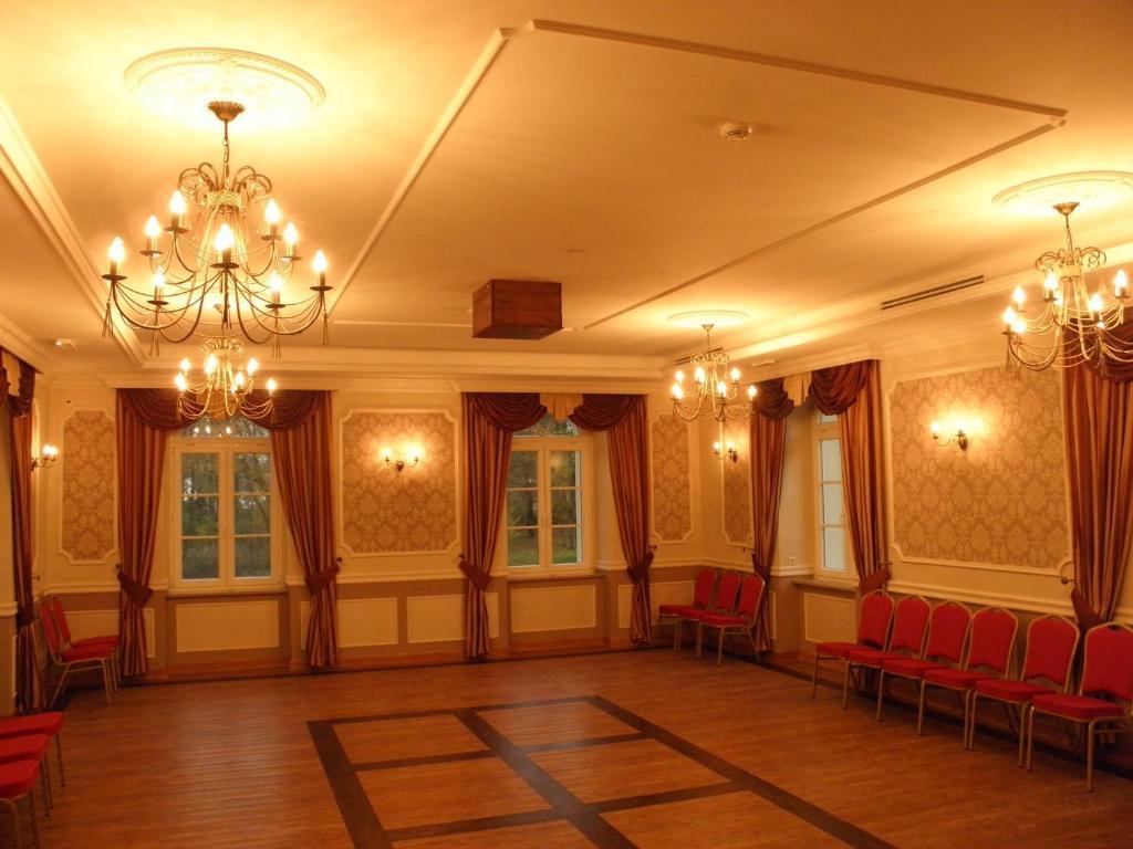 Palac Lucja Bb Zakrzów Exteriör bild