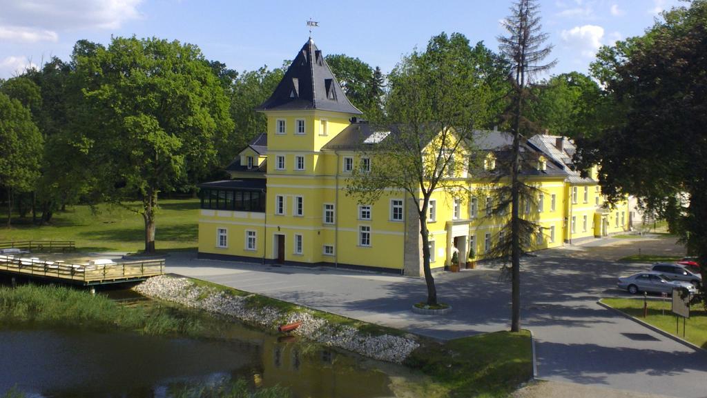 Palac Lucja Bb Zakrzów Exteriör bild